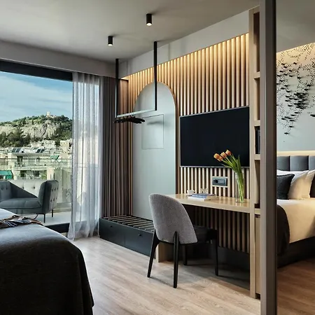 Heritage Hill 4*